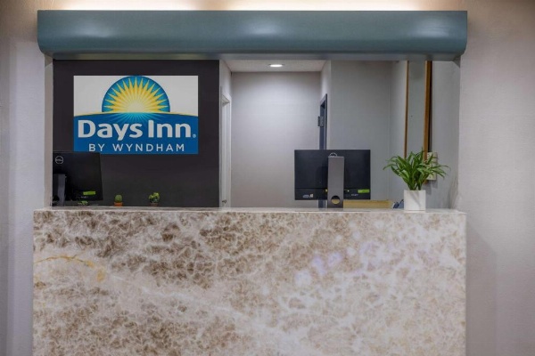 Days Inn by Wyndham Pleasant Prairie Kenosha image 11