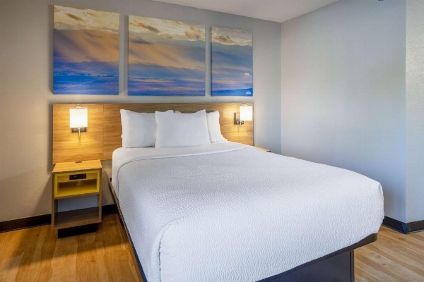 Days Inn by Wyndham Pleasant Prairie Kenosha image 22