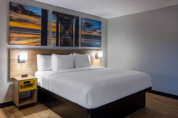 Days Inn by Wyndham Pleasant Prairie Kenosha image 25