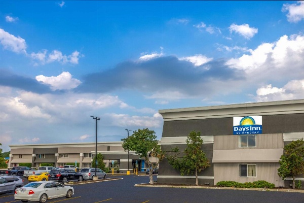 Days Inn by Wyndham Pleasant Prairie Kenosha Main image